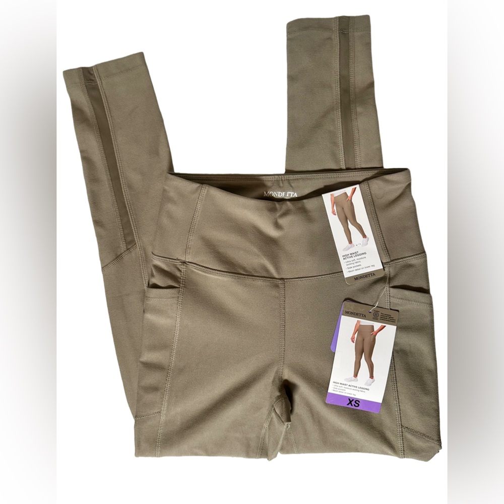 Mondetta High-Waist Legging in Taupe - Picture 3 of 5